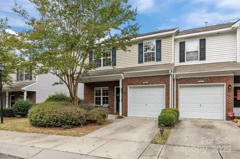 304 Azteca Dr, Matthews, NC 28104