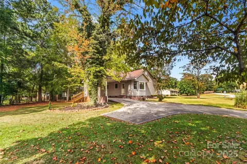Exterior - 2282 White Pine Ct, Lancaster, SC 29720 photo 2 of 3