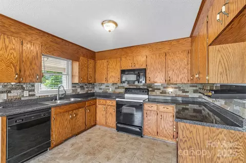 Kitchen - 2282 White Pine Ct, Lancaster, SC 29720 photo 3 of 3