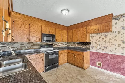 Kitchen - 2282 White Pine Ct, Lancaster, SC 29720 photo 1 of 3
