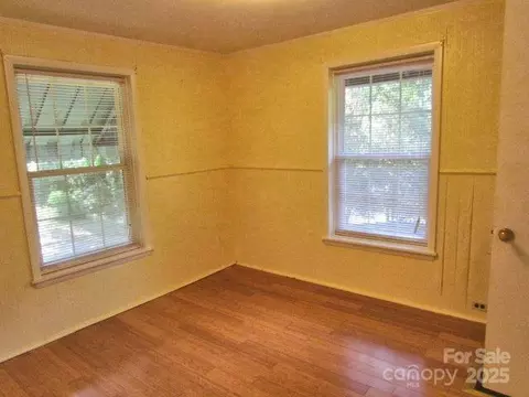Bedroom - 3465 Lynn Rd, Tryon, NC 28782 photo 2 of 3