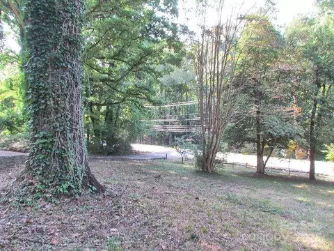 Exterior - 3465 Lynn Rd, Tryon, NC 28782 photo 9 of 10
