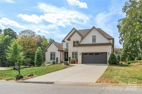 893 Players Ridge Rd, Hickory, NC 28601