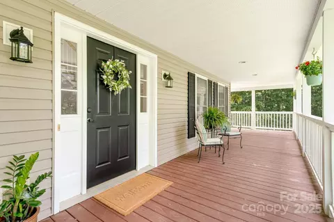 Exterior - 135 Whitaker Rd, Fairview, NC 28730 photo 4 of 7