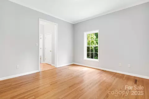 Living - 135 Whitaker Rd, Fairview, NC 28730 photo 2 of 2