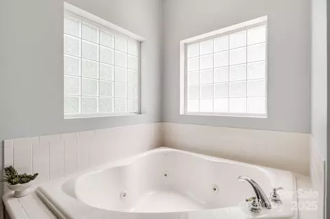 Bath - 135 Whitaker Rd, Fairview, NC 28730 photo 2 of 2