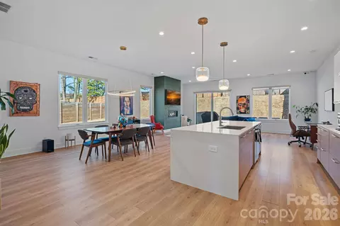 101 Mattoon St, Charlotte, NC 28216