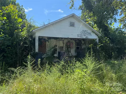 1119 Piedmont Dr, Lenoir, NC 28645