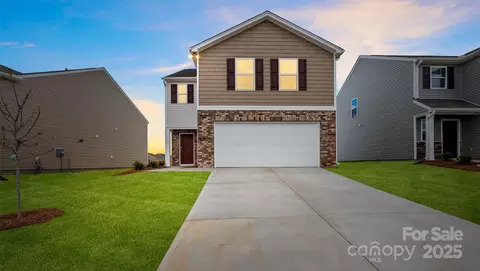 90 Providence Walk Dr, Hendersonville, NC 28792