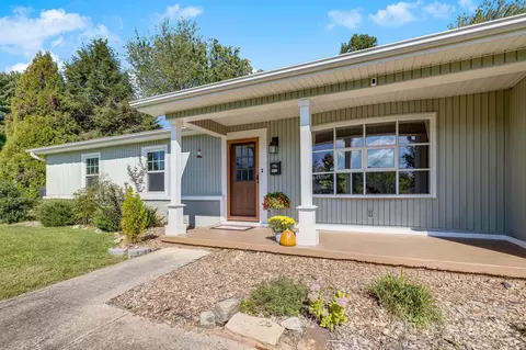 1716 Glenheath Dr, Hendersonville, NC 28791