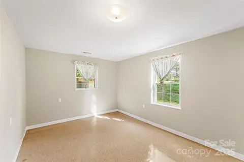 Bedroom - 5325 Us 70 W Hwy W, Marion, NC 28752 photo 6 of 7
