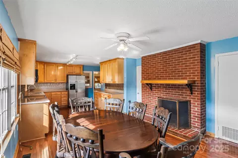 Dining - 5325 Us 70 W Hwy W, Marion, NC 28752 photo 2 of 2