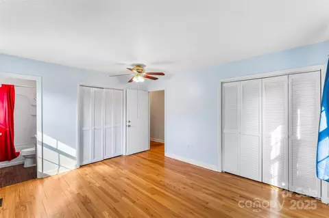 Bedroom - 5325 Us 70 W Hwy W, Marion, NC 28752 photo 4 of 7
