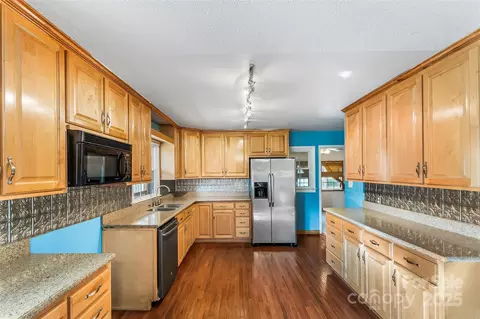 Kitchen - 5325 Us 70 W Hwy W, Marion, NC 28752 photo 2 of 2