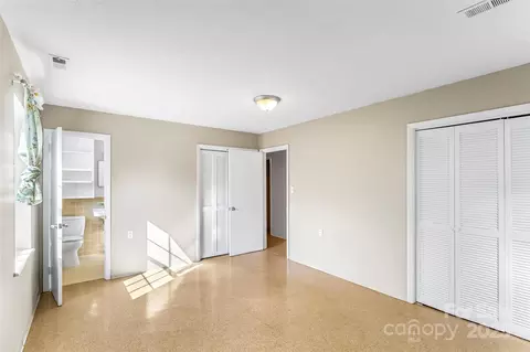Bedroom - 5325 Us 70 W Hwy W, Marion, NC 28752 photo 5 of 7