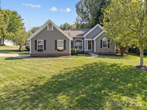16403 Amber Field Dr, Huntersville, NC 28078