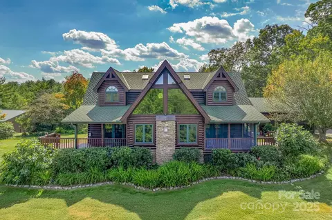 3865 Austin Valley Dr, Lenoir, NC 28645