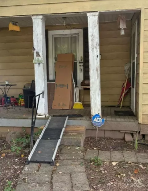 204 Maryland E Ave E, Bessemer City, NC 28016