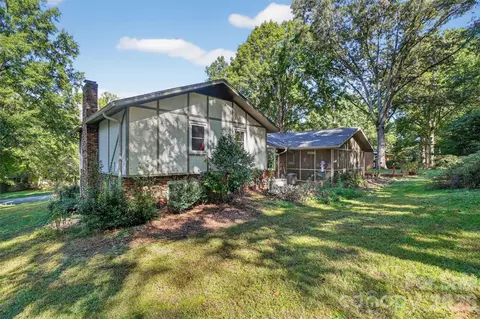 Exterior - 510 4th Ne Ave NE, Conover, NC 28613 photo 2 of 6