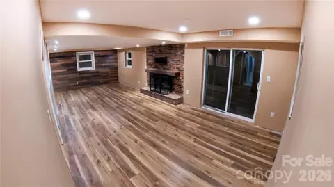 Living - 510 4th Ne Ave NE, Conover, NC 28613 photo 3 of 6