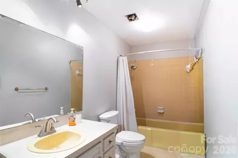 Bath - 510 4th Ne Ave NE, Conover, NC 28613 photo 2 of 2