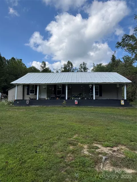 2805 Ht Rd, Lenoir, NC 28645