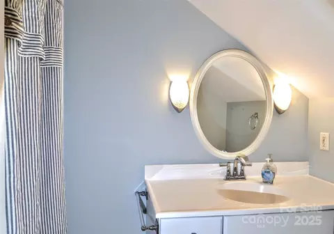 Bath - 113 Eaglecrest Dr, Matthews, NC 28104 photo 5 of 5