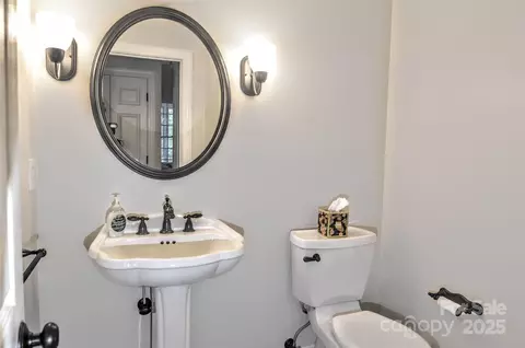 Bath - 113 Eaglecrest Dr, Matthews, NC 28104 photo 4 of 5