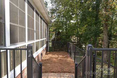 Exterior - 113 Eaglecrest Dr, Matthews, NC 28104 photo 5 of 6