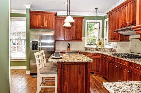Kitchen - 113 Eaglecrest Dr, Matthews, NC 28104 photo 2 of 2