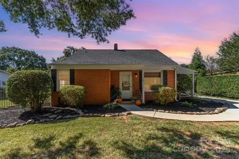 105 Peachtree St, Belmont, NC 28012