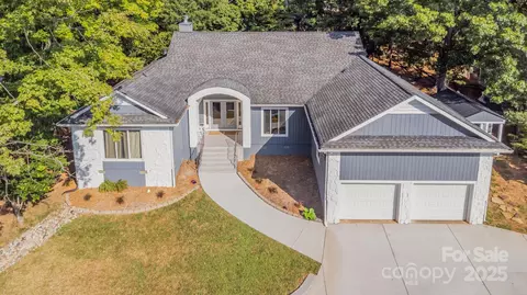 7042 Chelsea Day Ln, Tega Cay, SC 29708