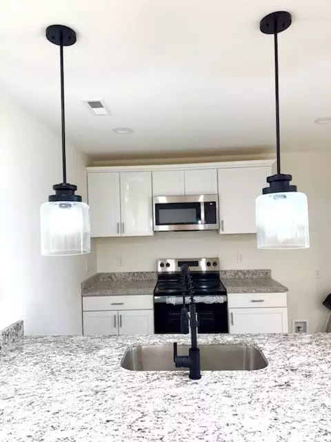 Kitchen - 233 Loggerhead Ct, Washington, NC 27889 photo 3 of 3