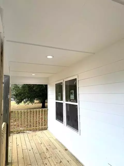 Exterior - 233 Loggerhead Ct, Washington, NC 27889 photo 8 of 10