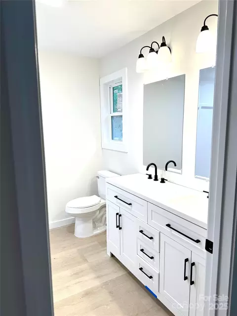 Bath - 233 Loggerhead Ct, Washington, NC 27889 photo 2 of 4