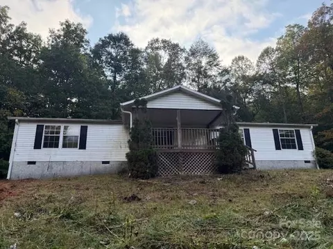 623 Shadowood Dr, Spruce Pine, NC 28777