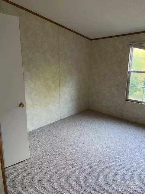 Bedroom - 623 Shadowood Dr, Spruce Pine, NC 28777 photo 1 of 2