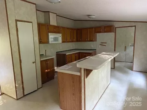 Kitchen - 623 Shadowood Dr, Spruce Pine, NC 28777 photo 1 of 1