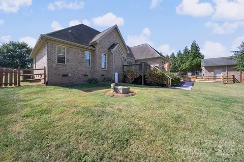 Exterior - 2420 Silverthorne Dr, Monroe, NC 28110 photo 2 of 6