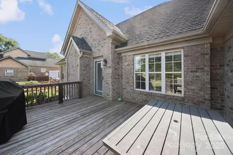 Exterior - 2420 Silverthorne Dr, Monroe, NC 28110 photo 5 of 6
