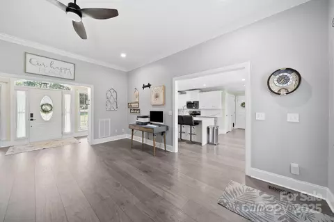 Entry Way - 2420 Silverthorne Dr, Monroe, NC 28110 photo 3 of 5