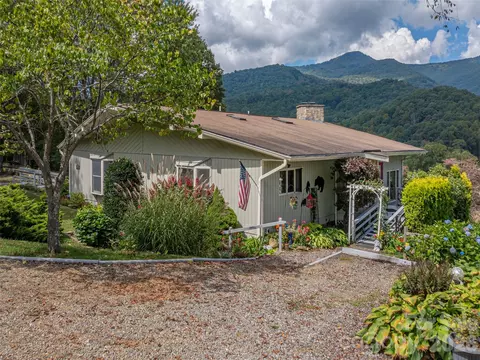 234 Sams Trl, Waynesville, NC 28786