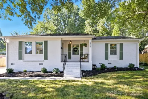 7520 Woodstream Dr, Charlotte, NC 28210