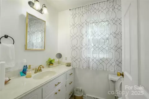 Bath - 43 Crane Ct, Concord, NC 28025 photo 1 of 2