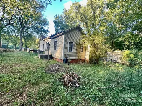 Exterior - 903 E Arch St, Lancaster, SC 29720 photo 3 of 4
