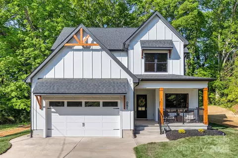 1 Linestowe Dr, Belmont, NC 28012