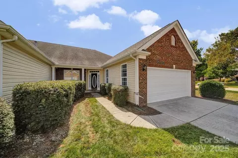 328 Garnet Ct, Fort Mill, SC 29708 photo 2