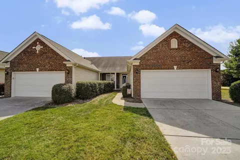 328 Garnet Ct, Fort Mill, SC 29708