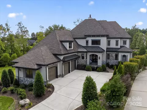 210 Woodswail Ct, Waxhaw, NC 28173