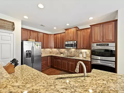 Kitchen - 405 Armour St, Davidson, NC 28036 photo 3 of 5